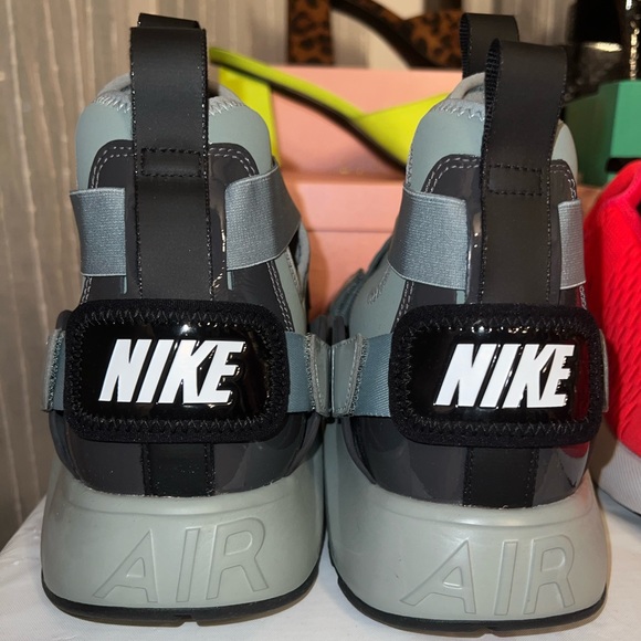 New Nike shoes - Picture 5 of 9